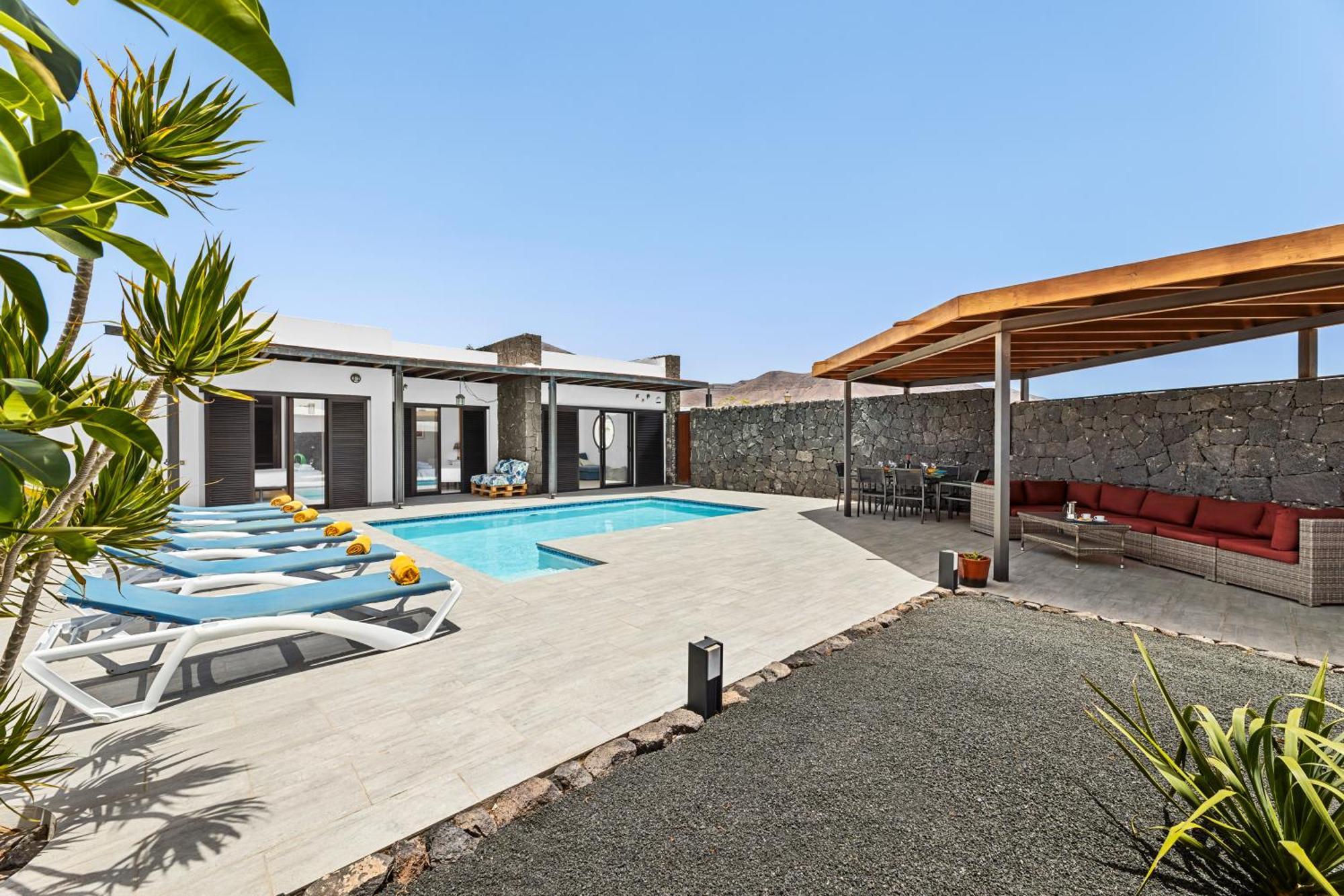 3 Bedroom Villa With Private Pool Close To Papagayo Beach Playa Blanca  Exteriör bild